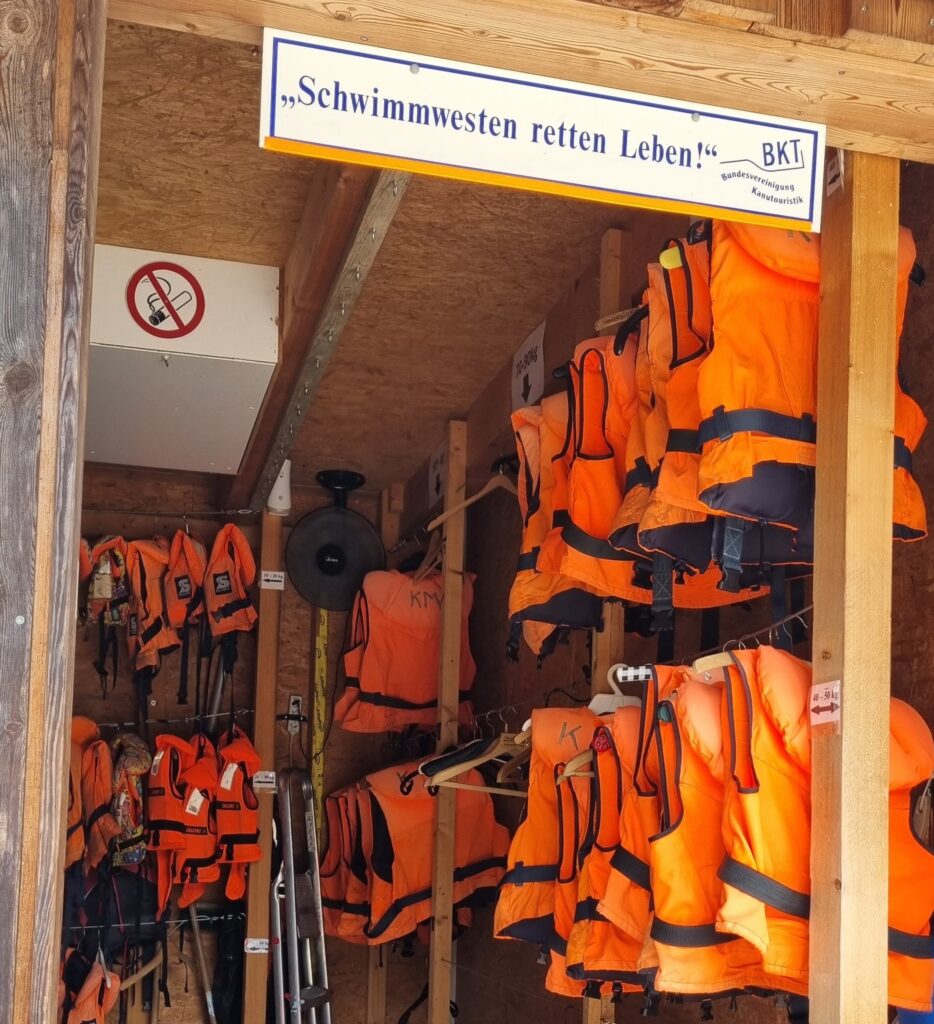 Kanutour Wiesent Schwimmwesten